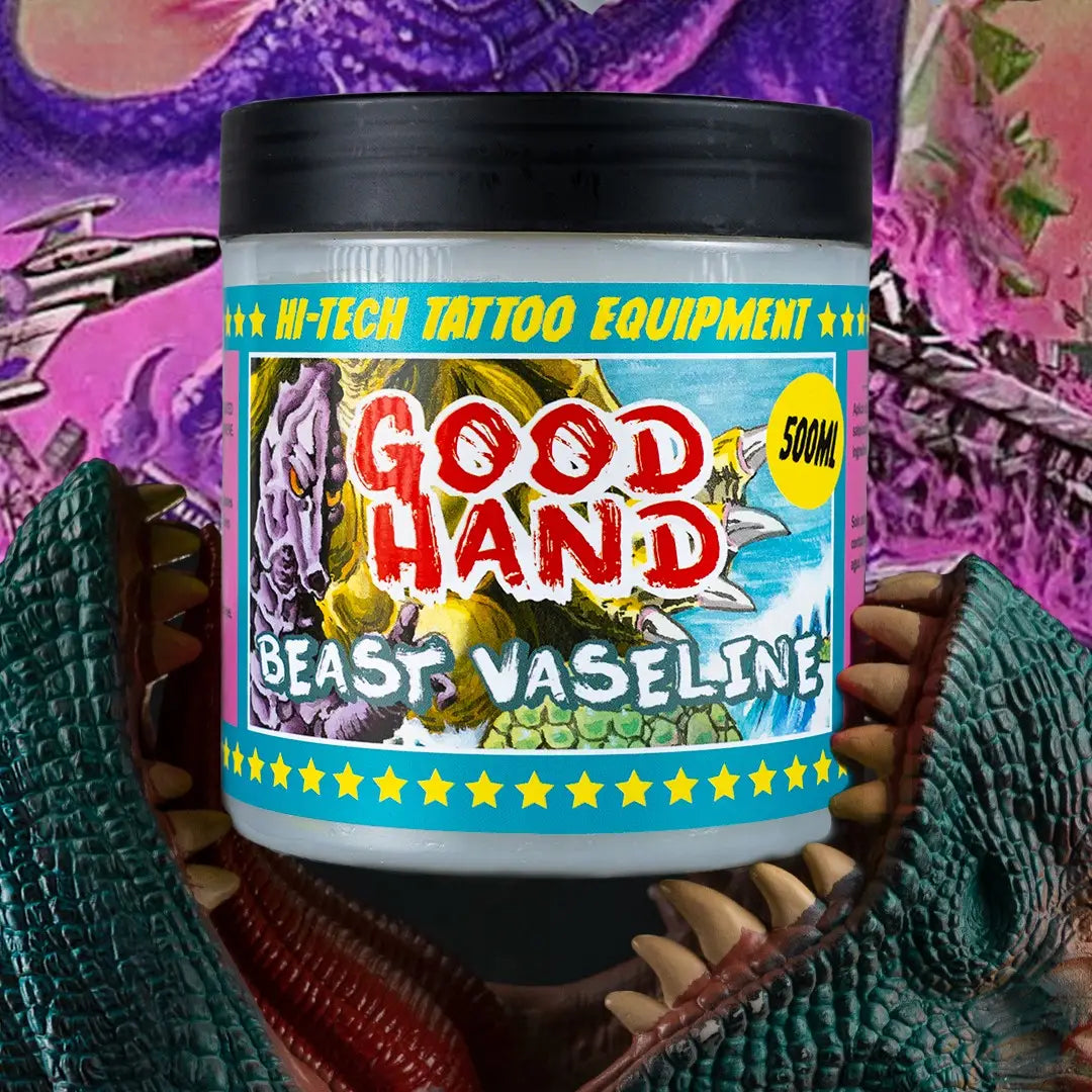 Eine lebendige, cartoonartige Dose good hand beast vaseline 500ml mit schwarzem Deckel und farbenfrohem Monster-Artwork-Etikett