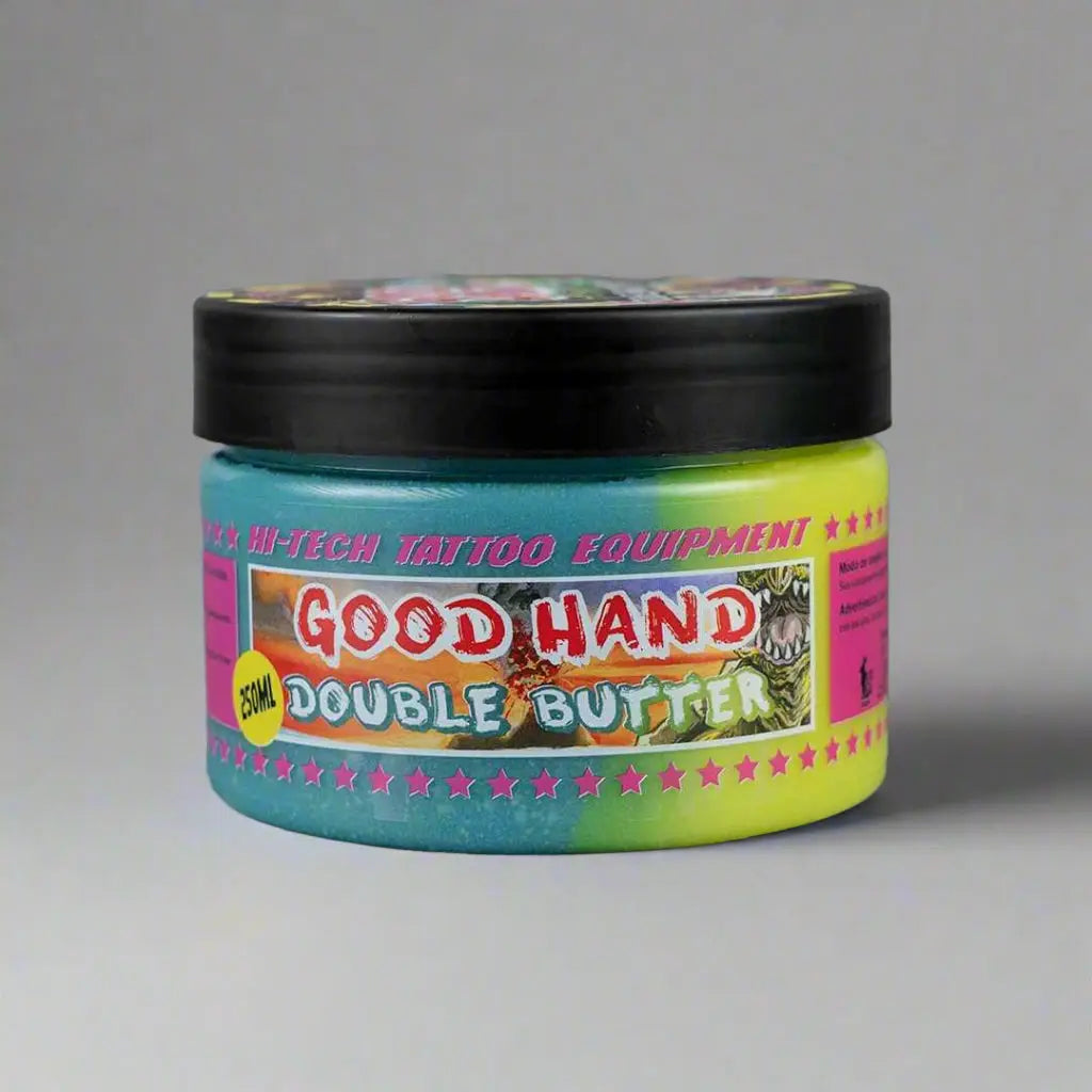 Ein farbenfrohes Glas mit Farbverlauf von good hand Double Butter 250ml mit schwarzem Deckel und buntem Cartoon-Etikett