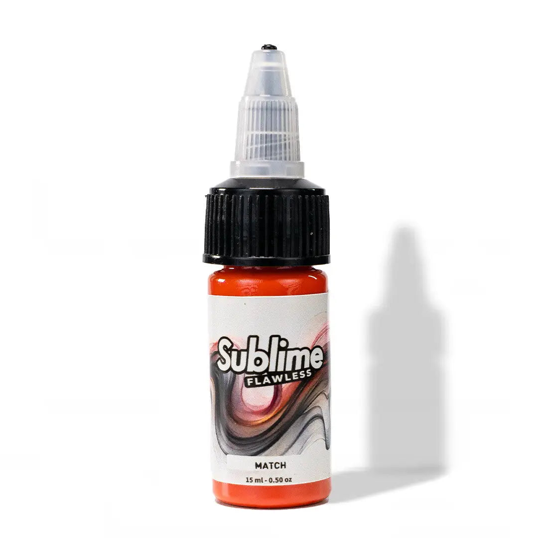 Eine leuchtend orange sublime pmu Pigment-Tätowierfarben-Flasche mit schwarzem Deckel und klarem Tropfer, beschriftet mit match, 15ml