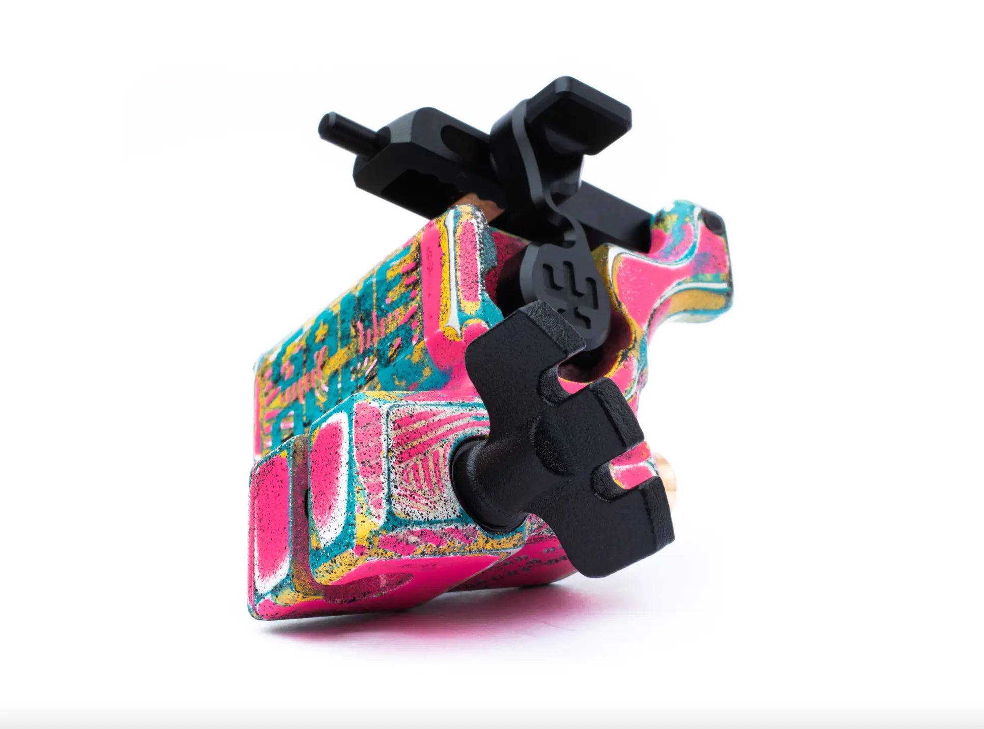 VLAD BLAD Avenger 2 Pro Neon Pink Blue Game Over Tattoo-Maschine mit lebendigem pinkem, türkisfarbenem und gelbem Graffiti-Stil sowie schwarzen Kunststoffkomponenten