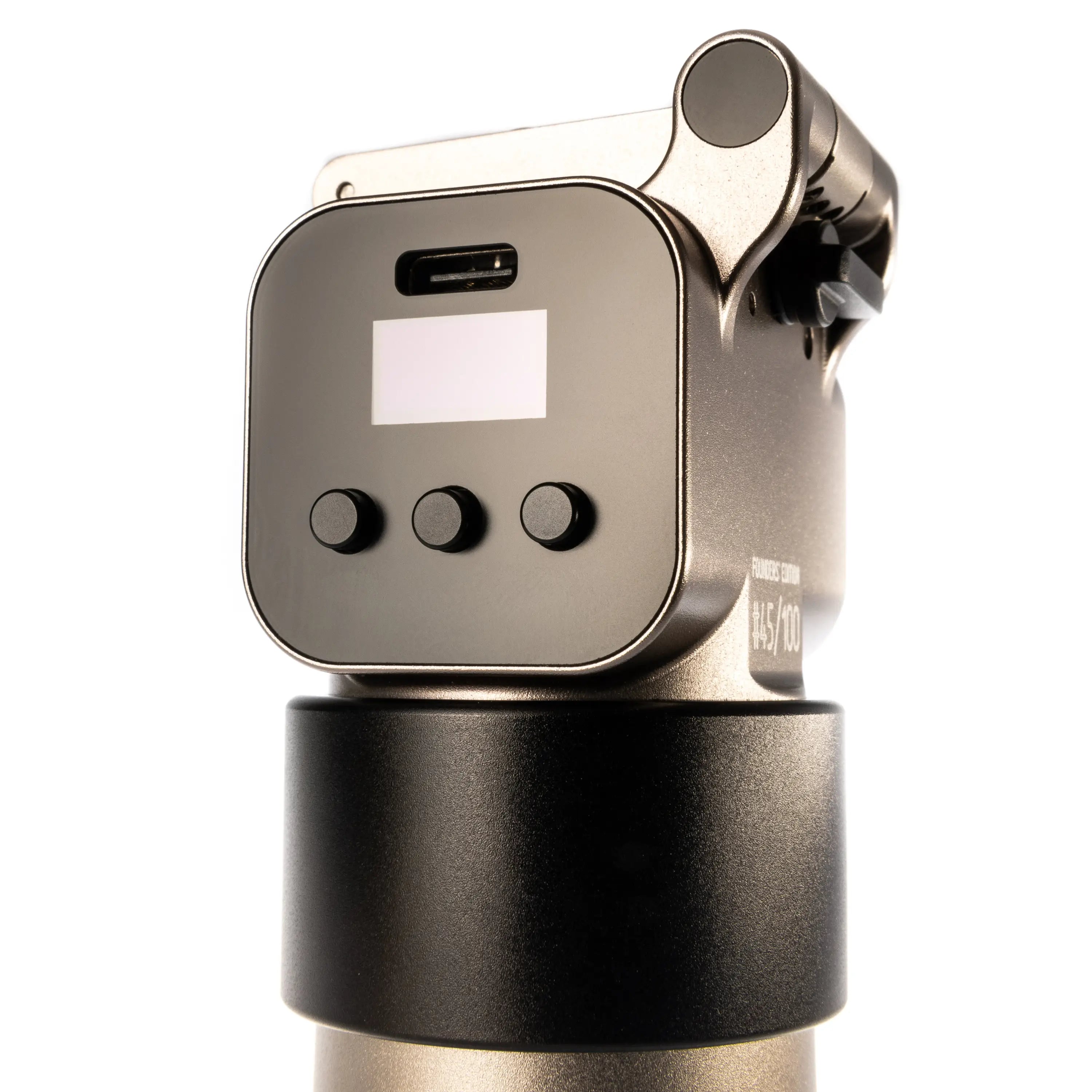 Rückseite der silbernen und schwarzen kompakten VLAD BLAD Ultron 4 Pro Morning Champagne-Kamera mit USB-C-Anschluss und Tasten