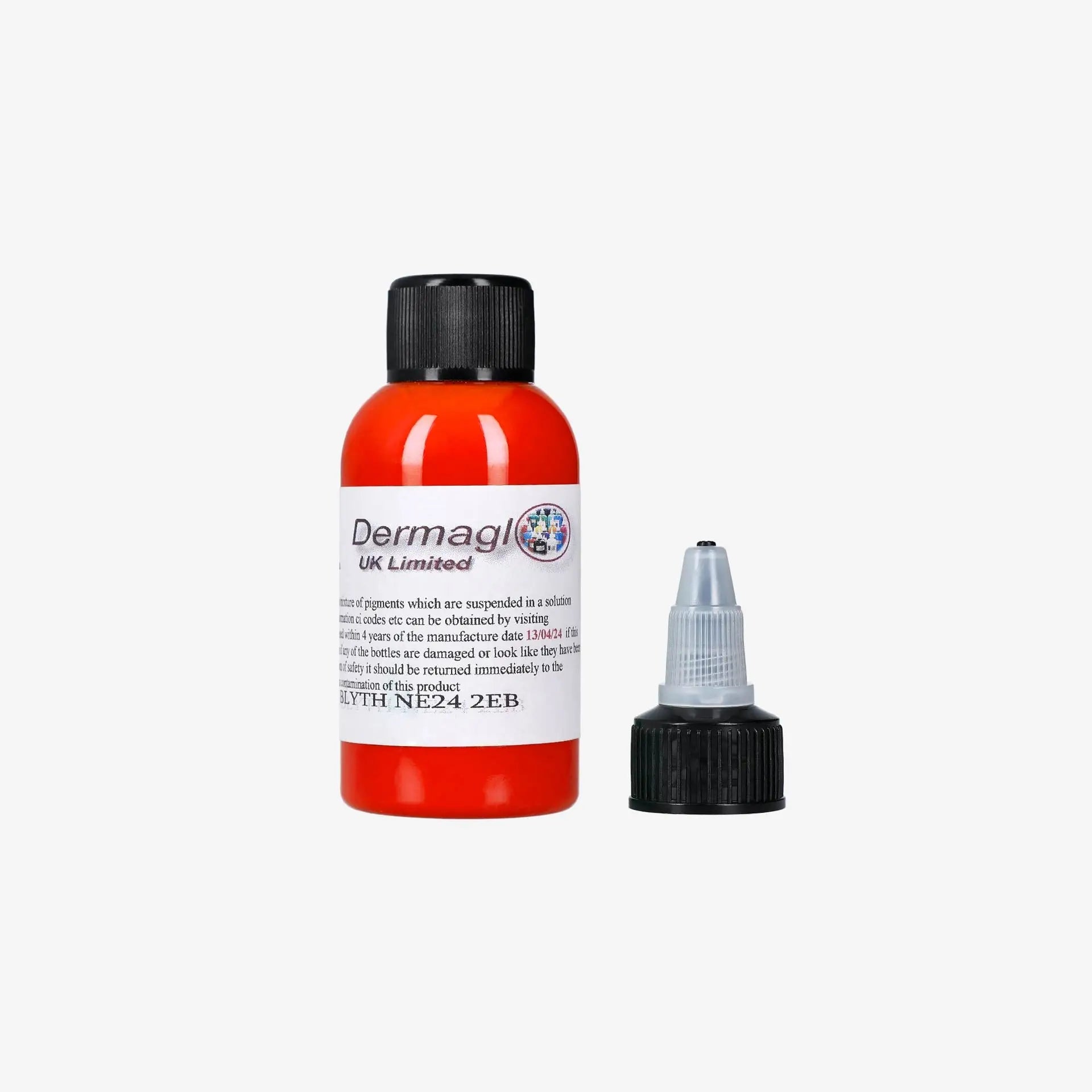 Flasche mit leuchtend orangefarbenen Farben, schwarzem Deckel und Tropfer, beschriftet mit dermagl uk limited von DERMAGLO Navel Orange