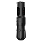 Schwarze kabellose fk irons One Adjust-Tätowiermaschine mit mattem Finish, digitalem Display und Steuertasten im Stealth-Design