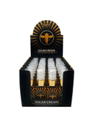Schwarze und goldene Präsentationsbox mit mehreren kleinen Flaschen hobbet HORNET-Spray sowie After-Tattoo-Sonnenschutzcreme