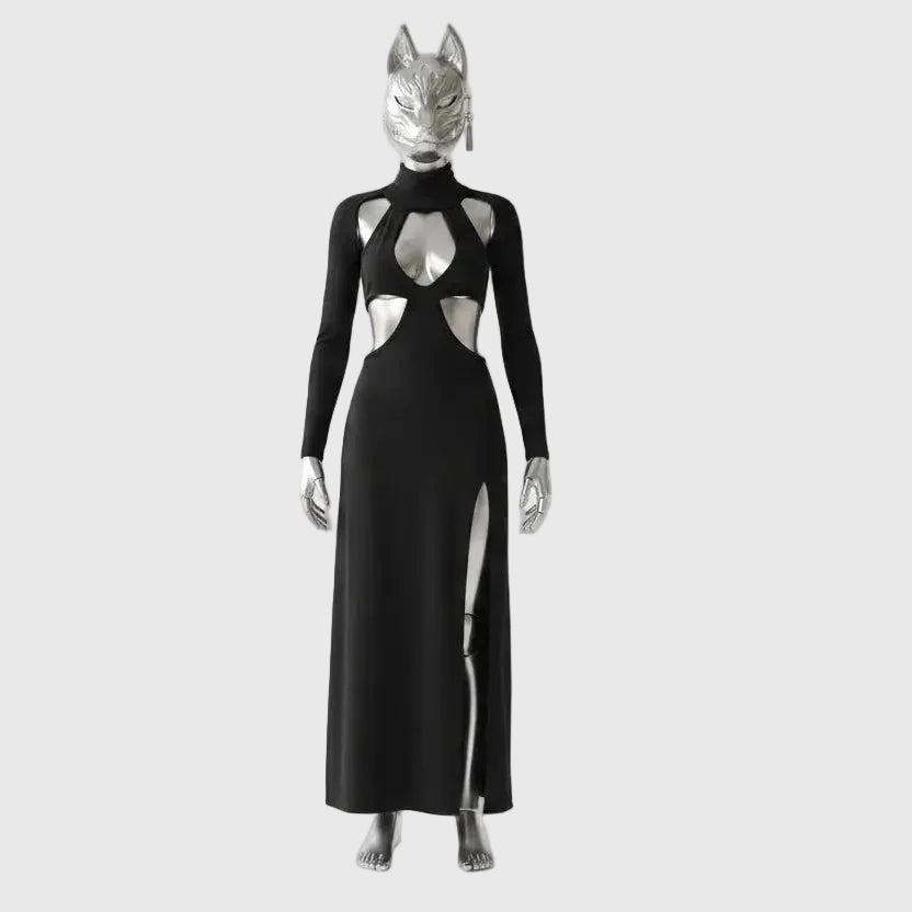 Silberne Puppe mit schwarzem Kleid