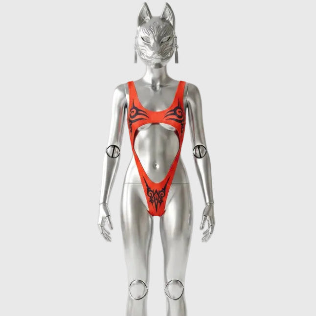 Red Tribal Trikini auf silbernem Fox-Mannequin