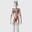 Red Tribal Trikini auf silbernem Fox-Mannequin