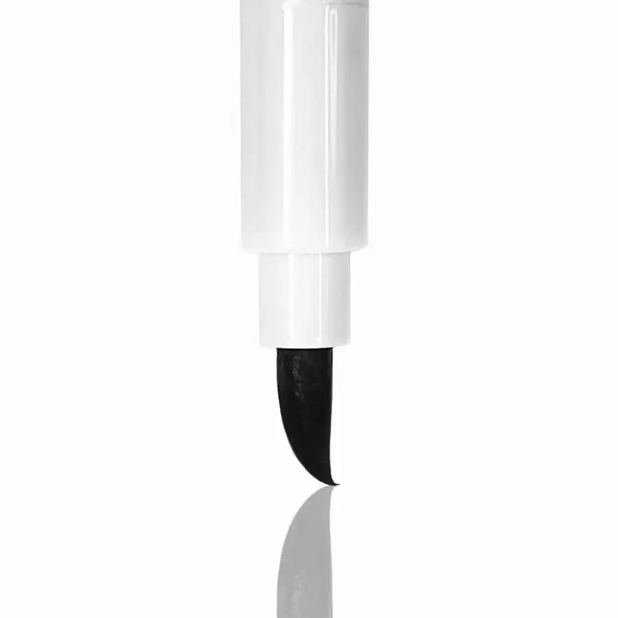 Weißer zylindrischer KYODAI Soft-TIP-Stift mit schwarzer, spitzer tip für glattes, präzises Zeichnen und Schreiben