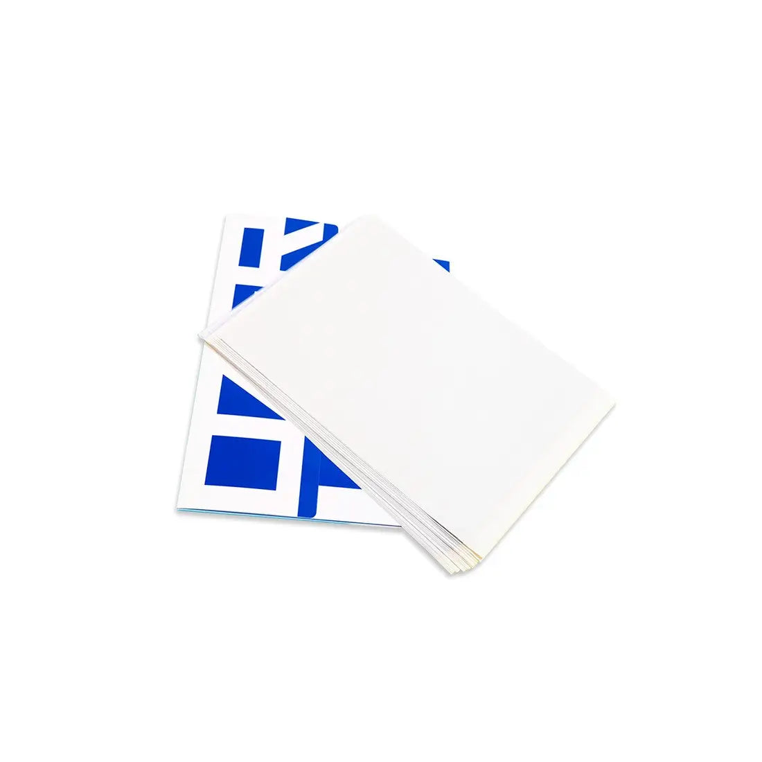 alt
Ein Stapel weißer Thermotransfer-Papieraufkleber mit kräftigen blauen geometrischen Mustern von ozer