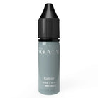 Ausschlaggebend ist eine elegante, durchscheinend graue Flasche mit schwarzem geriffeltem Deckel, beschriftet mit PRO NOUVEAU kelpie PMU pigment von INTENZE