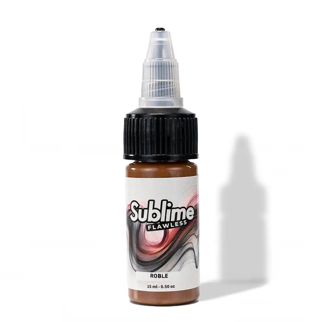 Eine 15ml-Flasche sublime flawless roble pmu Pigment-Farben mit schwarzem Rippdeckel und sattbrauner Flüssigkeit