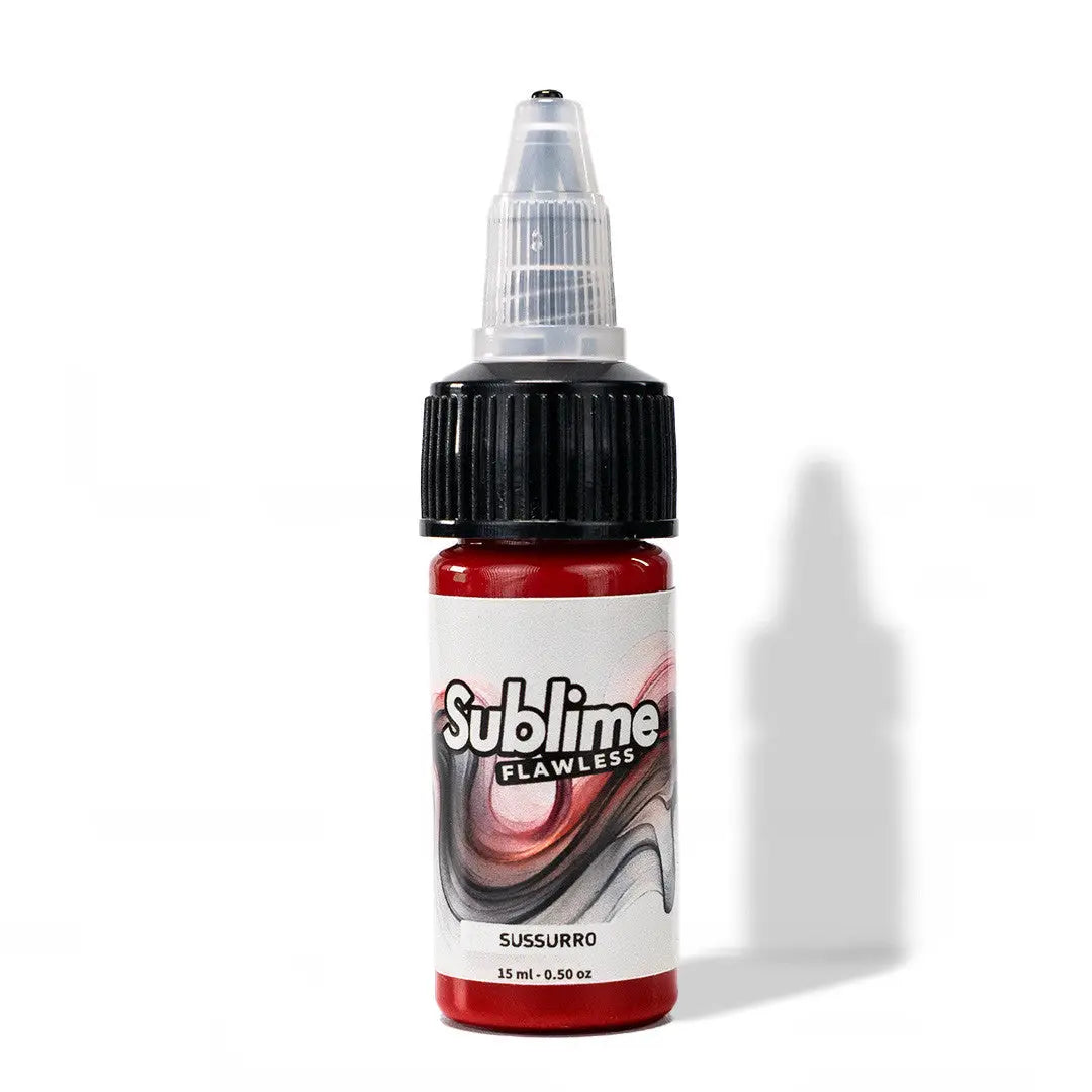 Eine leuchtend rote, makellose Flasche sublime Tätowier-Farben mit schwarzem geriffeltem Deckel und klarem Tropfer, beschriftet mit sussurro, 15 ml