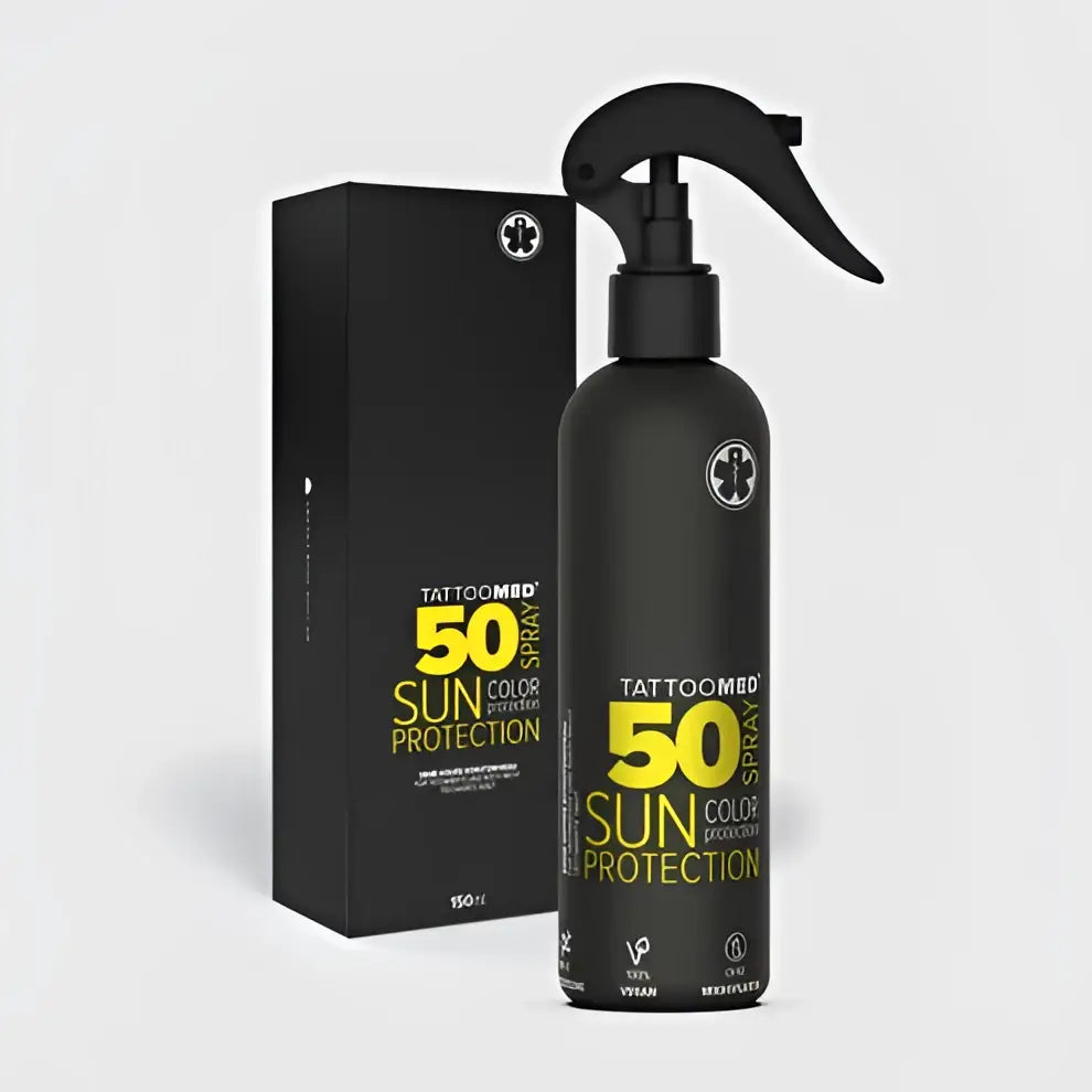 alt
Schwarze Sprühflasche mit gelbem tattoomed 50 Sonnenschutztext, tattoomed Sonnenschutz SPF50 Spray 150 ml