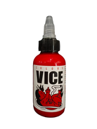 Eine leuchtend rote Farbenflasche mit schwarzem Deckel und klarem Tropfer, beschriftet mit vice colors, mit stilisiertem Teufel für vice first blood
