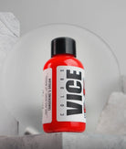 VICE COLORS Acrylfarbflasche in lebhaftem Tangerines Dream Rot mit schwarzem Verschluss und kräftigem weißen Etikett