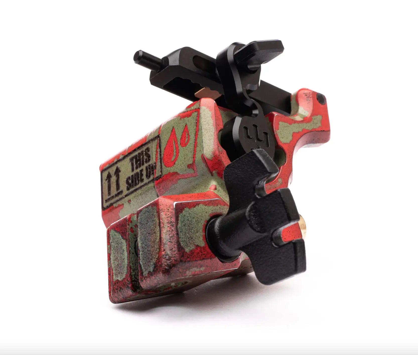 alt
Rot-grüne Tarnmuster-Tätowiermaschine mit schwarzen Kunststoffteilen vlud blad avenger 2 pro khaki fragile von shpigel