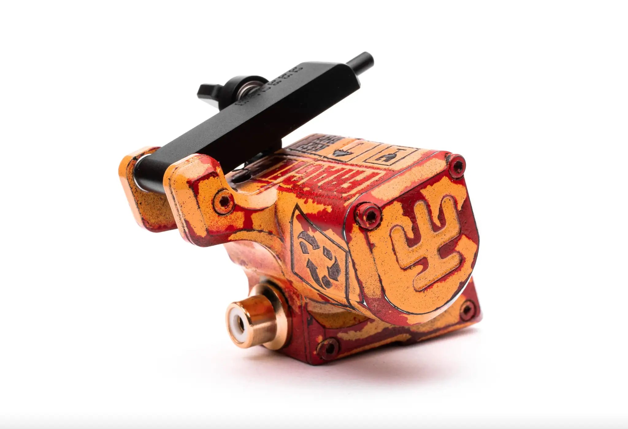 alt
Eine lebendige rote und orange Vladi Blad Avenger 2 Pro Tattoo-Maschine mit schwarzem Griff und aufwendigen lackierten Metalldesigns