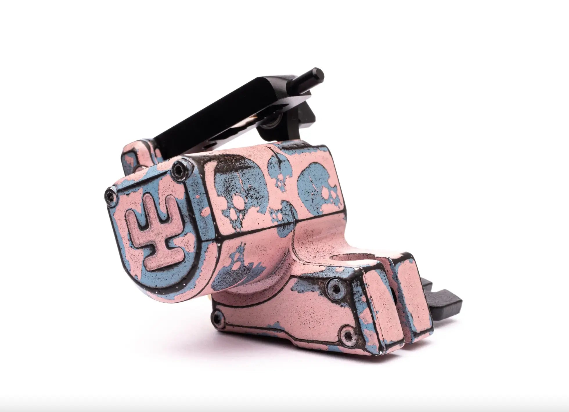 VLAD BLAD Avenger 2 Pro Tattoo-Maschine in Babyrosa mit Totenkopf-Muster in Pink und Blau und schwarzem Griff