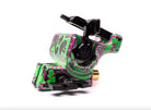 VLAD BLAD Avenger 2 Pro Skull Green Violet Tattoo-Maschine mit lebendigem grün-violettem Camouflage-Muster und schwarzen Akzenten