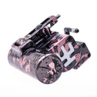 VLAD BLAD Avenger 4 Pro Tätowiermaschine mit rosa und schwarzem Camouflage-Muster und weißem Logo an der Seite