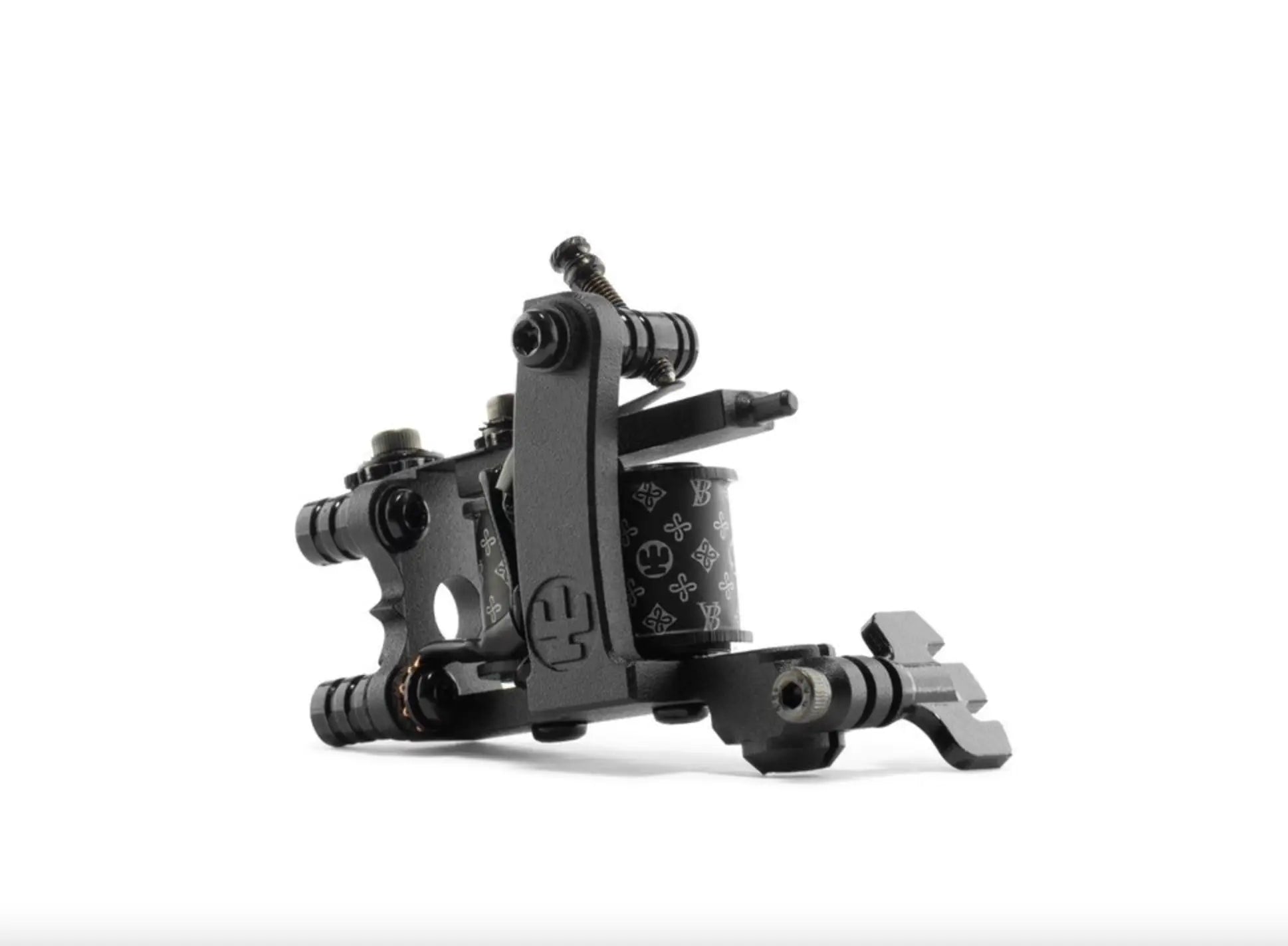 Schwarze VLAD BLAD Coil LBRS4 Power Liner leichte Tattoo-Maschine mit silbernem Totenkopf und gekreuzten Knochen am Reservoir