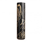 Schwarze zylindrische Lippenstift tube mit filigranen goldenen Ornamenten von VLAD BLAD ultron 4 von kubec