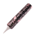 Eine elegante zylindrische Tätowiermaschine VLAD BLAD Ultron 4 Camo Grey Pink mit glänzendem schwarz-rosa marmoriertem Finish