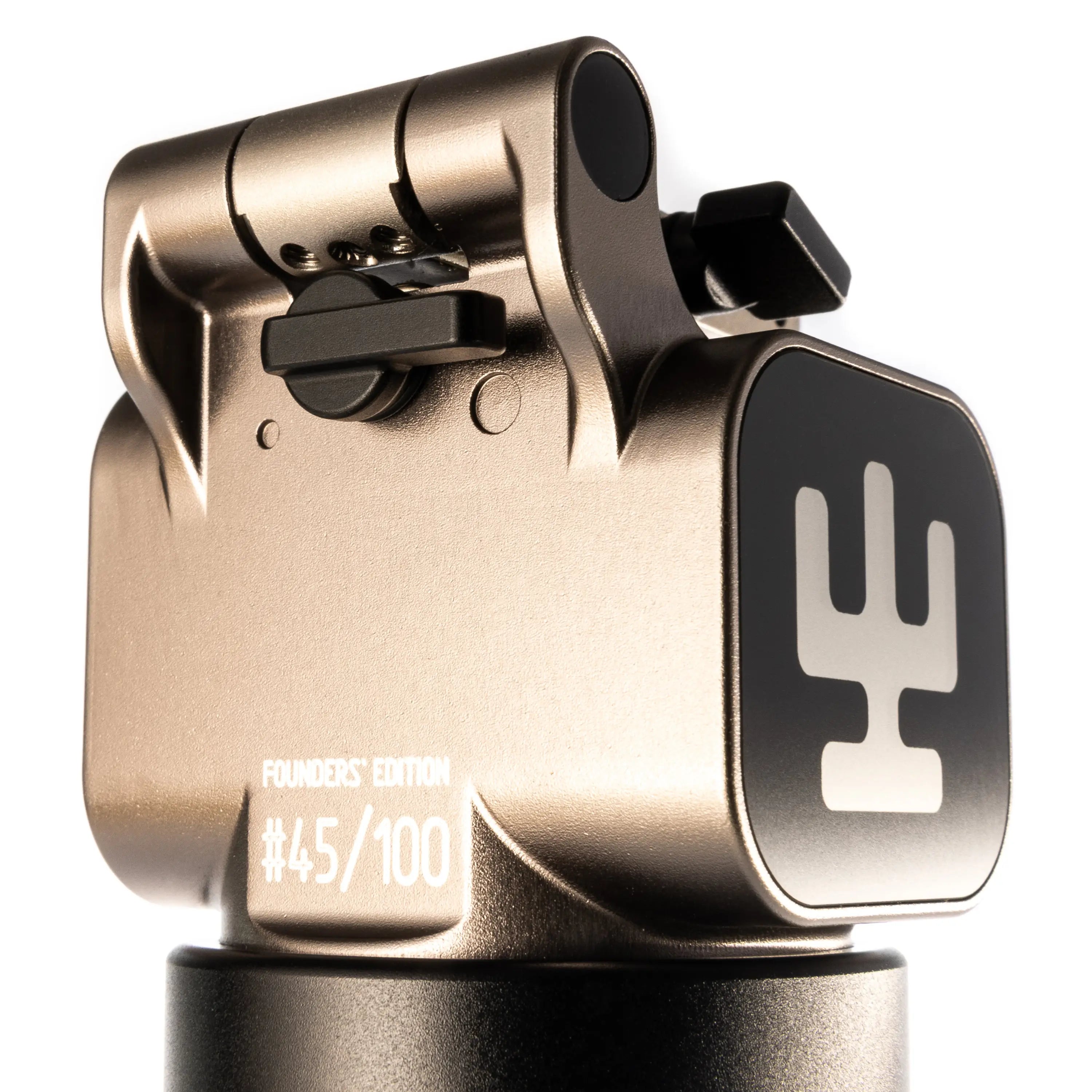 Bronzmetallische VLAD BLAD Ultron 4 Pro-Kamerahalterung mit schwarzen Akzenten und Founders Edition Nummer 45 von 100