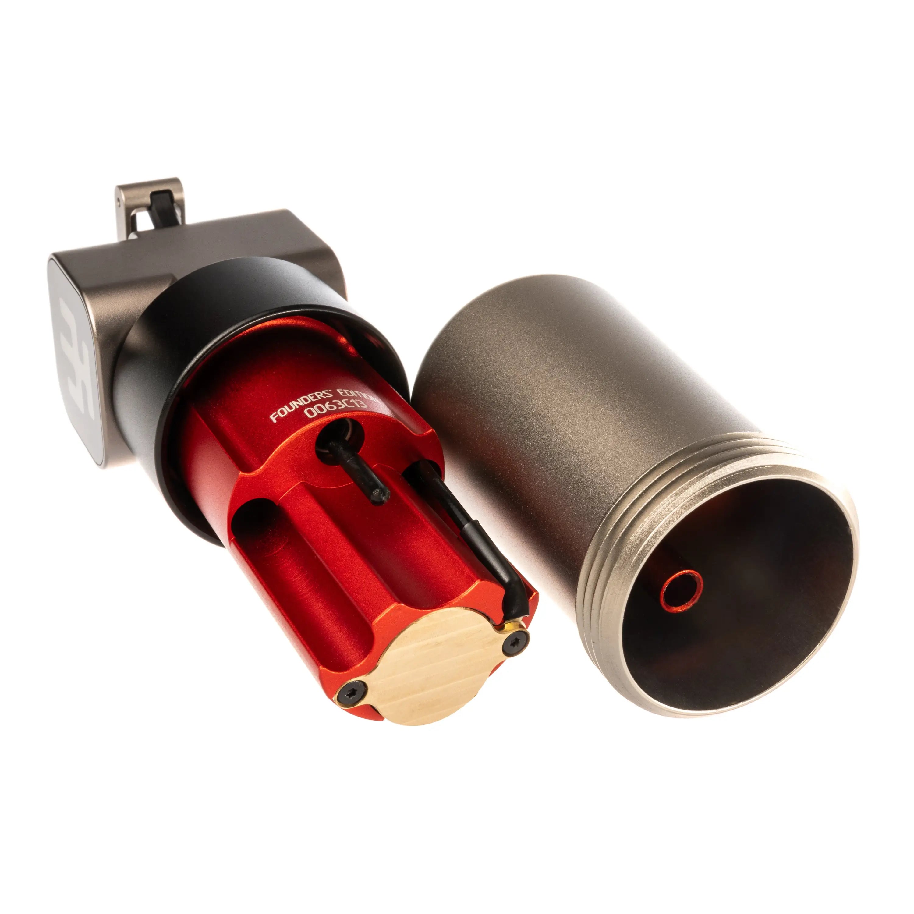 Roter und schwarzer Air Compressor in der Founder’s Edition mit Holzsockel aus der Vlad Blad Ultron 4 Pro Morning Champagne Serie