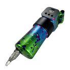 Vibrante Verlaufs-Tätowiermaschine VLAD BLAD Ultron 4 Pro mit gesprenkeltem grün-blau-violettem Metallic-Finish im Toxic-Camo-Stil
